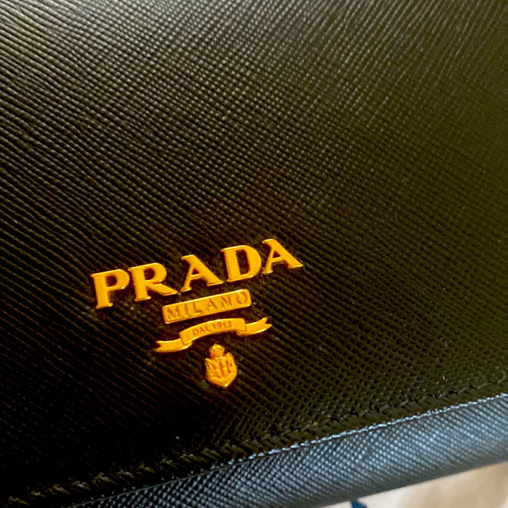 Prada Vitello black clutch/gold chain purse - Picture 3 of 6
